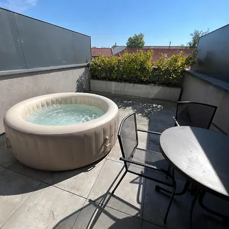 Ah Terrace Jacuzzi Near Arena